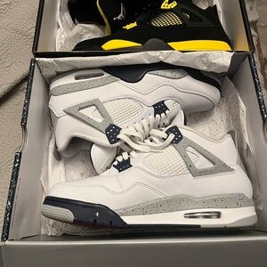 Nike midnight Jordan 4s navy